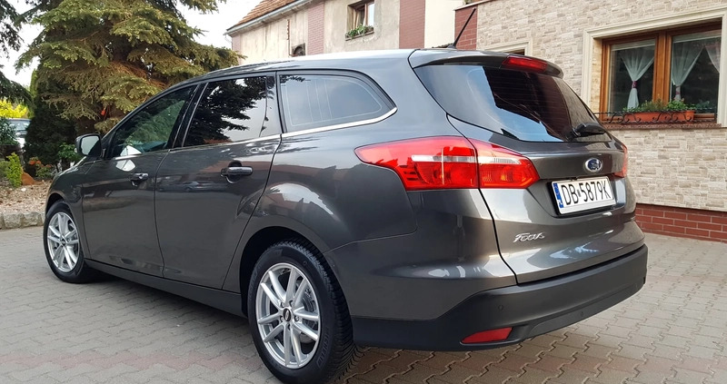 Ford Focus cena 36500 przebieg: 131000, rok produkcji 2017 z Strzegom małe 742